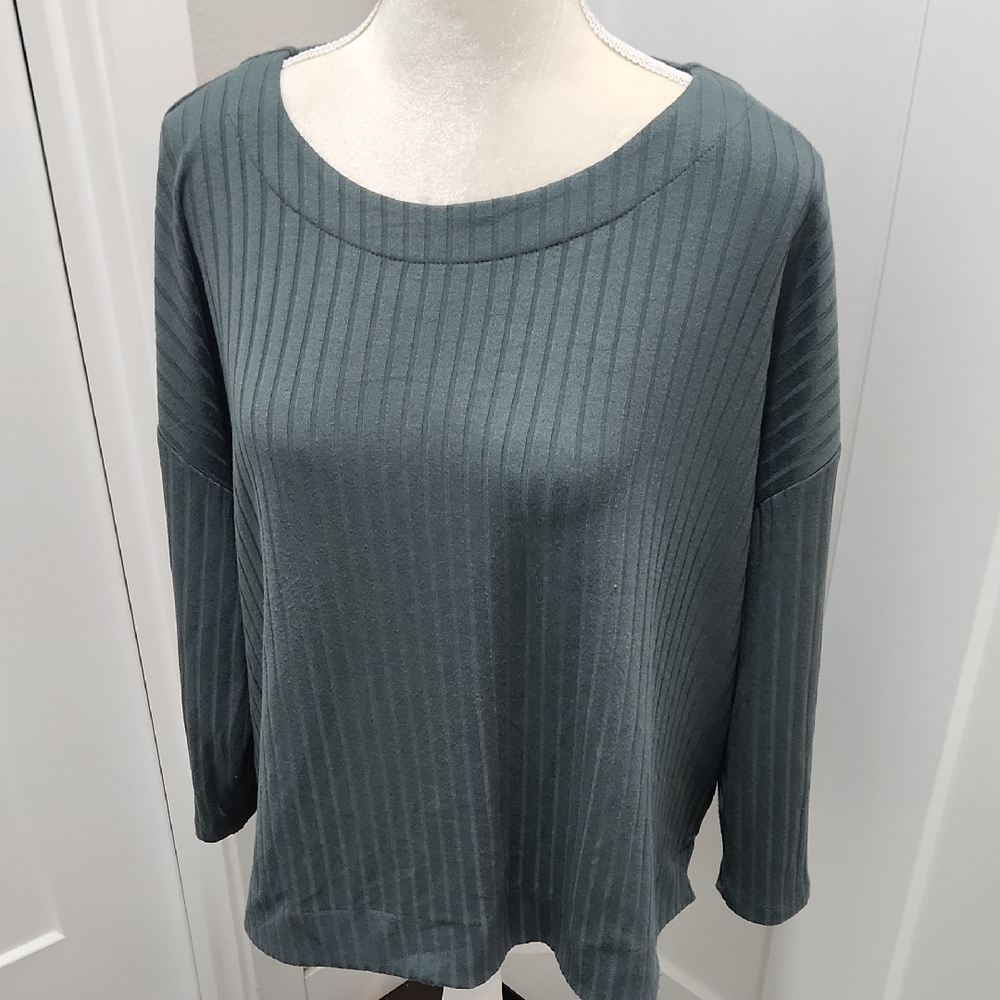 New Adrianna Papell Ribbed Top in Dark Green